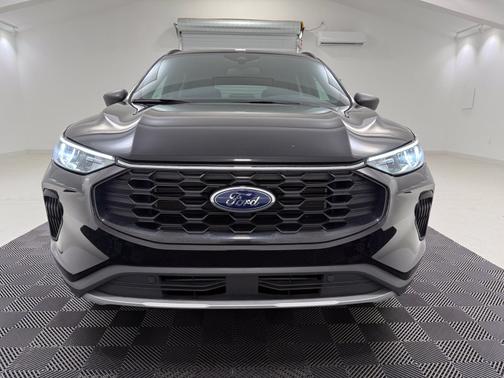 Black Metallic 2025 Ford Escape ST-Line