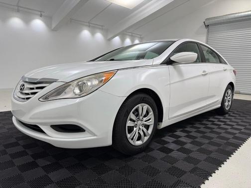 Shimmering White Mica 2013 Hyundai SONATA GLS