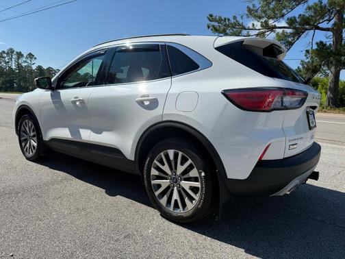 2022 Ford Escape Titanium