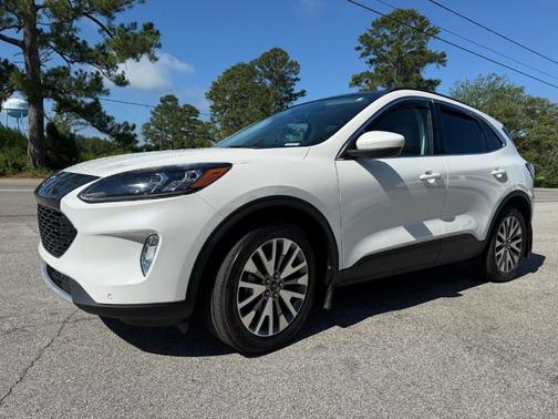 2022 Ford Escape Titanium