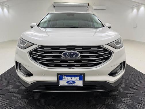 White Metallic 2022 Ford Edge Titanium