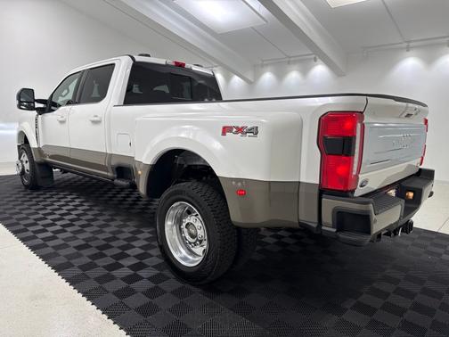 Star White Metallic Tri-Coat 2026 Ford F-450 King Ranch