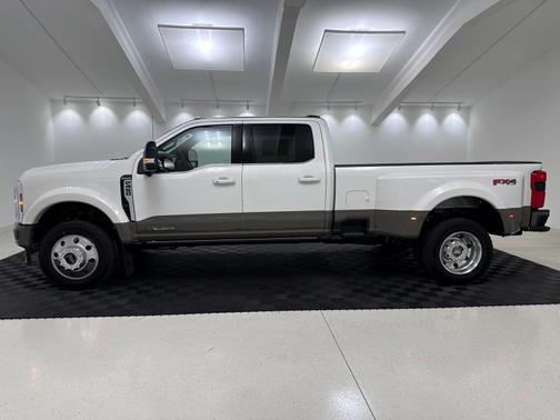 Star White Metallic Tri-Coat 2026 Ford F-450 King Ranch
