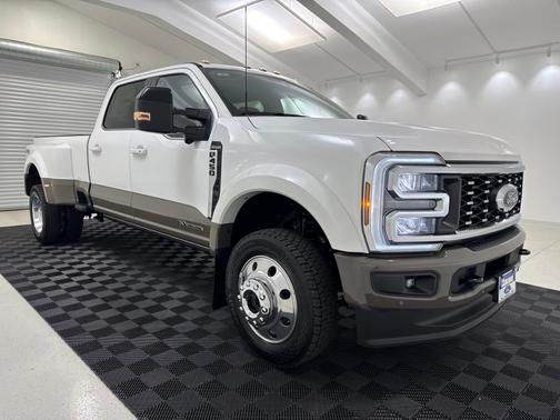 Star White Metallic Tri-Coat 2026 Ford F-450 King Ranch