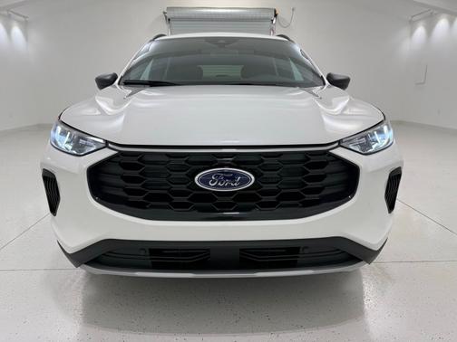 Star White Metallic Tri-Coat 2026 Ford Escape ST-Line