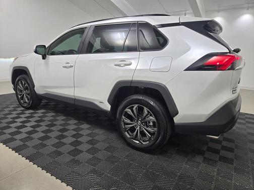 2023 Toyota RAV4 Hybrid XLE Premium