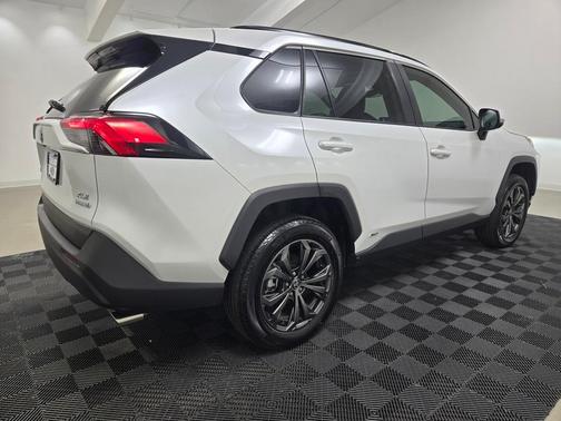 2023 Toyota RAV4 Hybrid XLE Premium