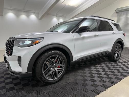 Space White Metallic 2026 Ford Explorer ST