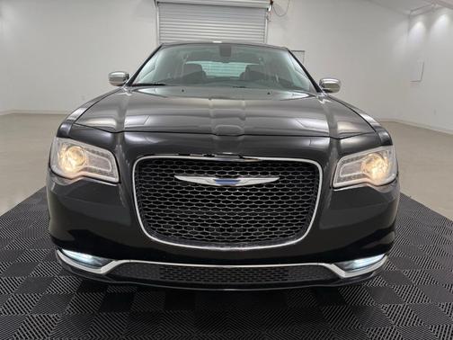 2018 Chrysler 300 Limited