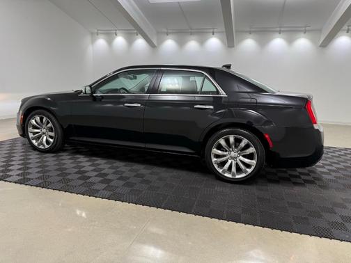 2018 Chrysler 300 Limited