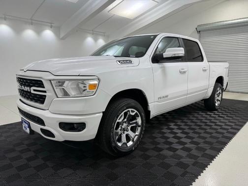 Bright White Clearcoat 2022 RAM 1500 Big Horn