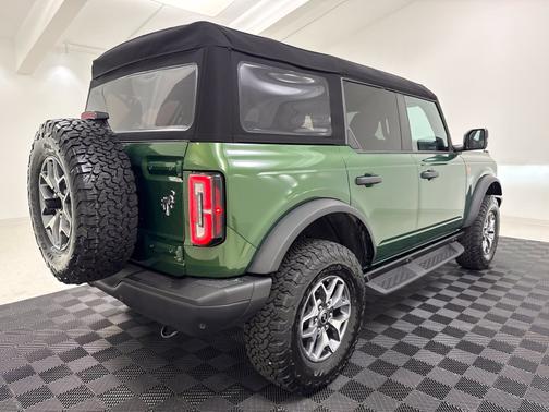 Green Metallic 2025 Ford Bronco Badlands