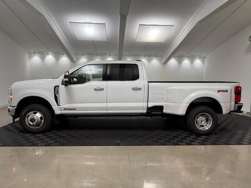 2025 Ford F-350 Lariat Super Duty