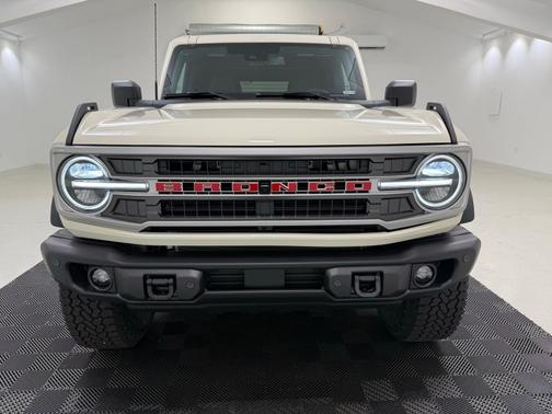 Wimbledon White 2026 Ford Bronco Outer Banks