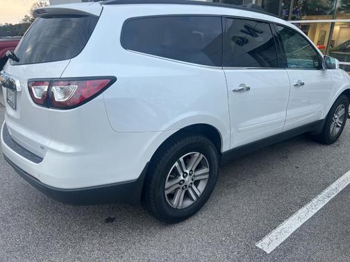 2017 Chevrolet Traverse 2LT