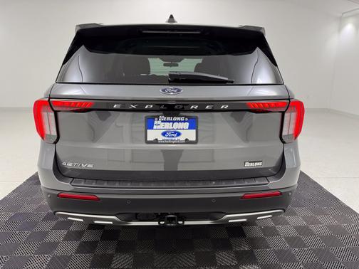 Carbonized Gray Metallic 2026 Ford Explorer Active (200A) 4WD