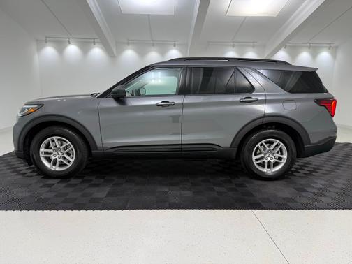 Carbonized Gray Metallic 2026 Ford Explorer Active