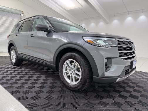 Carbonized Gray Metallic 2026 Ford Explorer Active (200A) 4WD
