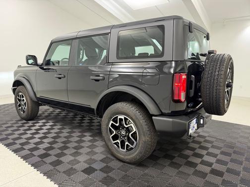 Shadow Black 2025 Ford Bronco Base