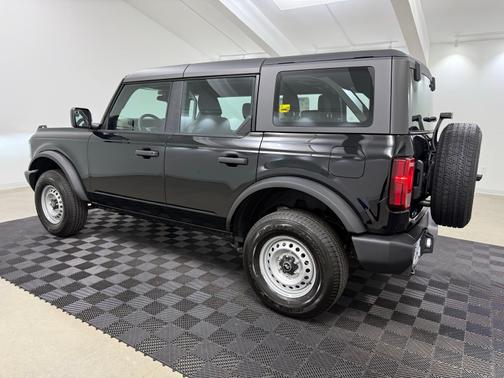 Shadow Black 2025 Ford Bronco Base