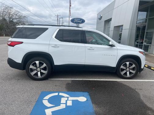 2020 Chevrolet Traverse LT Leather