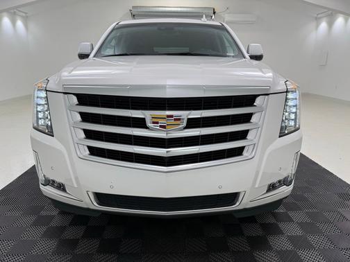 Crystal White Tricoat 2019 Cadillac Escalade ESV Luxury