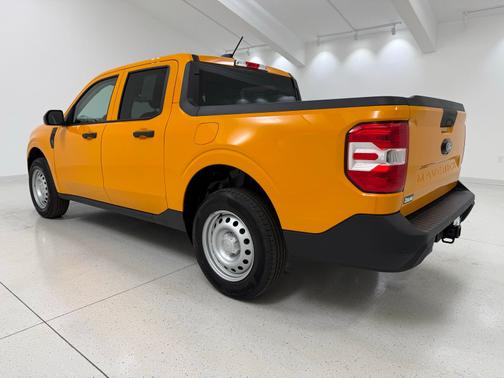 Orange Fury Metallic Tri-Coat 2026 Ford Maverick XL