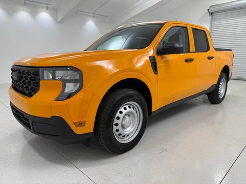 Orange Fury Metallic Tri-Coat 2026 Ford Maverick XL