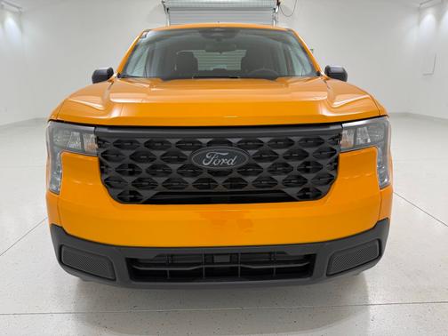 Orange Fury Metallic Tri-Coat 2026 Ford Maverick XL