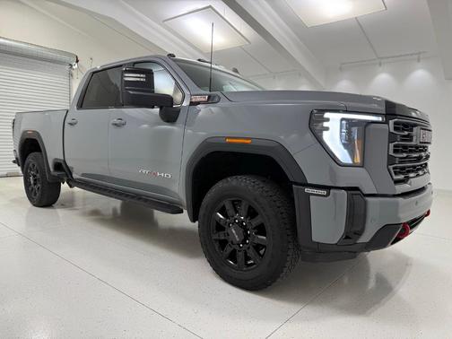 2025 GMC Sierra 2500 AT4
