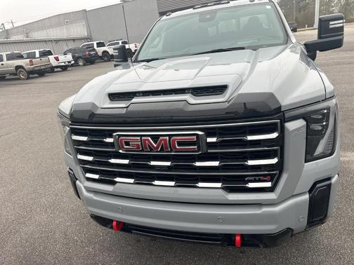 2025 GMC Sierra 2500 AT4