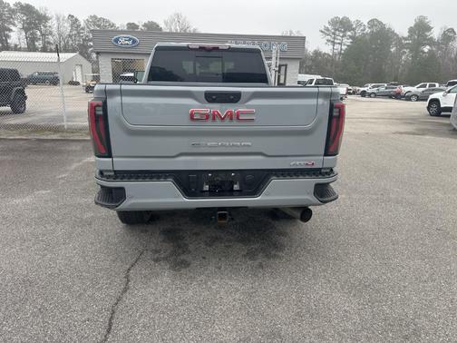 2025 GMC Sierra 2500 AT4