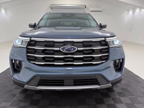 Vapor Blue Metallic 2026 Ford Explorer Active (200A) 4WD
