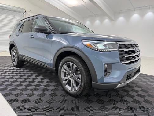 Vapor Blue Metallic 2026 Ford Explorer Active