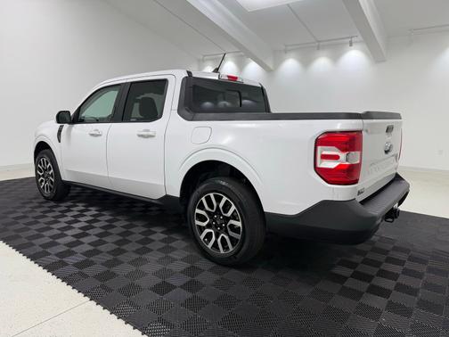 Oxford White 2023 Ford Maverick Lariat