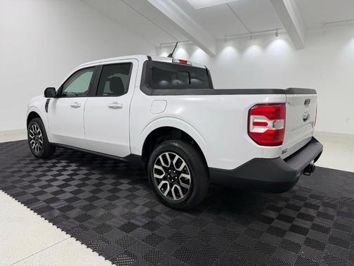 Oxford White 2023 Ford Maverick Lariat
