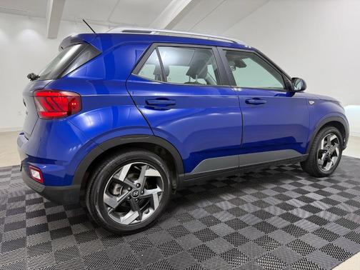 2024 Hyundai VENUE Limited