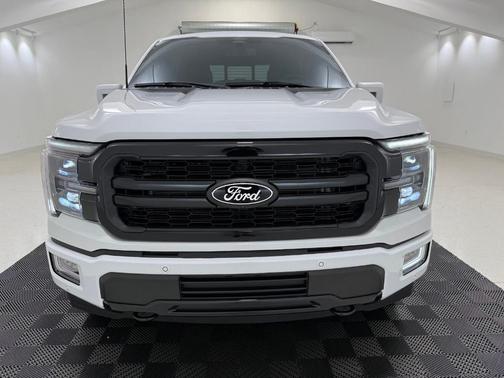 Oxford White 2024 Ford F-150 Lariat