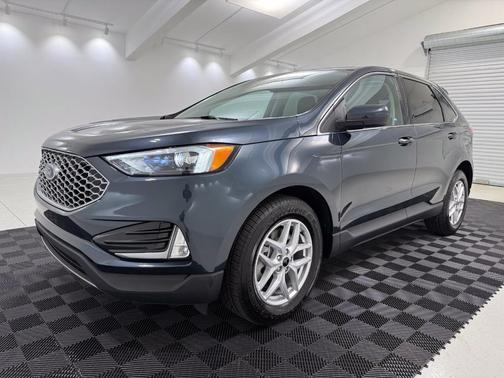 Blue Metallic 2023 Ford Edge SEL