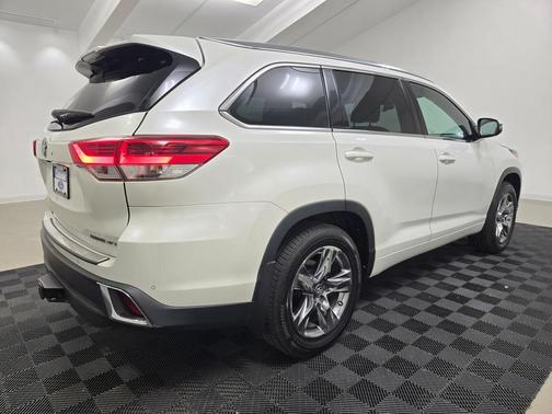 2019 Toyota Highlander Limited Platinum