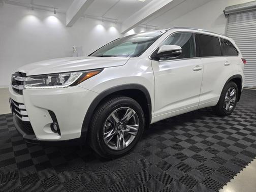 2019 Toyota Highlander Limited Platinum