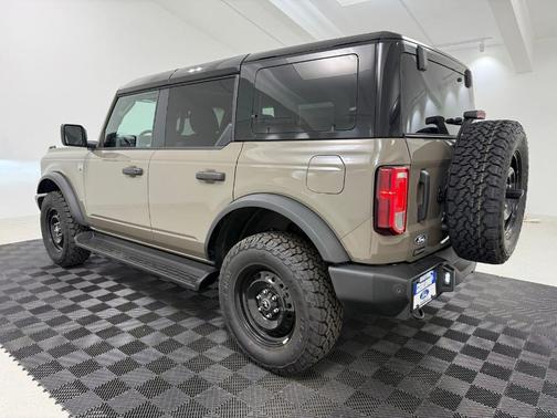 Gray 2026 Ford Bronco Big Bend