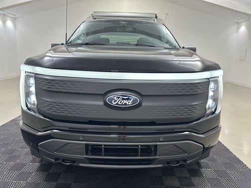 Agate Black Metallic 2025 Ford F-150 Lightning Flash