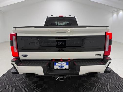 Star White Metallic Tri-Coat 2026 Ford F-450 Platinum