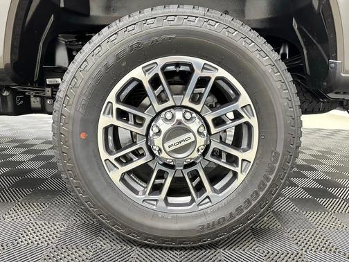 2025 Ford F-250 Platinum