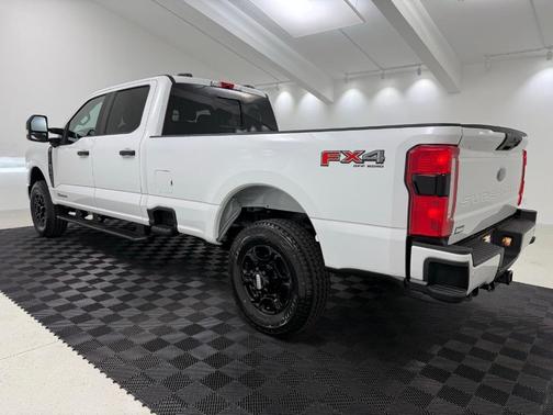 Oxford White 2026 Ford F-250 XL
