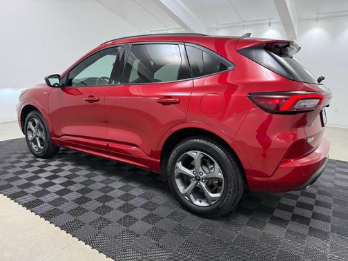Rapid Red Metallic Tinted Clearcoat 2024 Ford Escape ST-Line