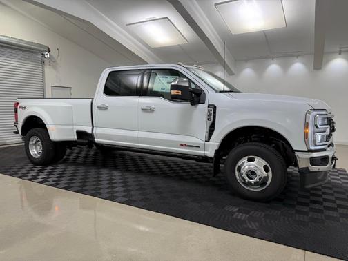 2025 Ford F-350 Lariat Super Duty