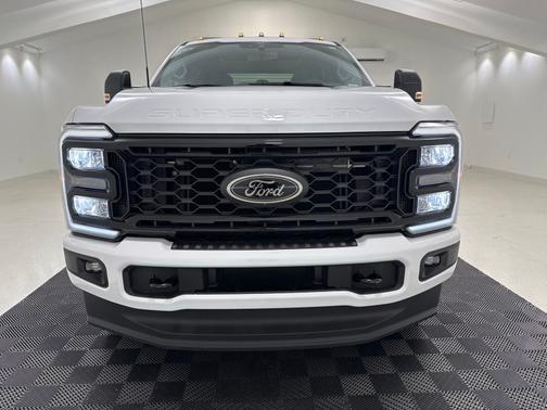 Oxford White 2026 Ford F-350 XLT