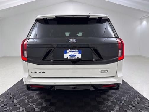 White Metallic 2027 Ford Expedition Platinum